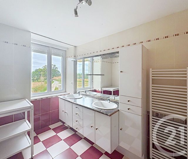 maison à vendre - 6 pièces - 138.0 m2 - ST GERMAIN LE GUILLAUME - 53 - PAYS-DE-LOIRE - Century 21 Dréano Immobilier