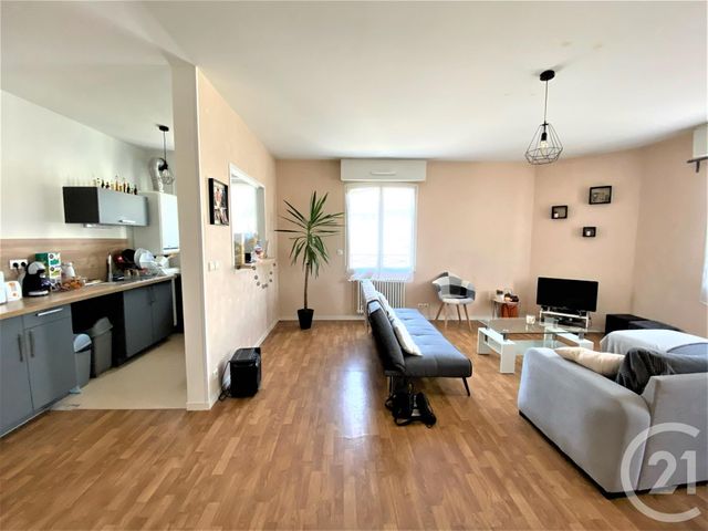 Appartement F3 à louer - 3 pièces - 74.28 m2 - LAVAL - 53 - PAYS-DE-LOIRE - Century 21 Dréano Immobilier