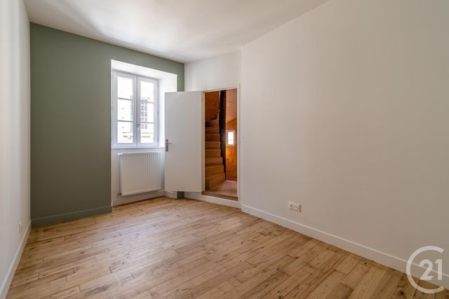 Afficher la photo en grand maison à louer - 8 pièces - 168.0 m2 - LAVAL - 53 - PAYS-DE-LOIRE - Century 21 Dréano Immobilier