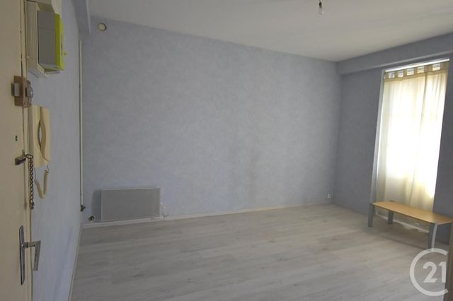 Studio à louer - 1 pièce - 30.02 m2 - LAVAL - 53 - PAYS-DE-LOIRE - Century 21 Dréano Immobilier