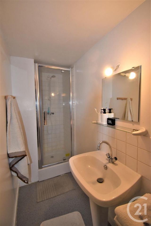 Appartement T2 à louer - 2 pièces - 30.0 m2 - LAVAL - 53 - PAYS-DE-LOIRE - Century 21 Dréano Immobilier