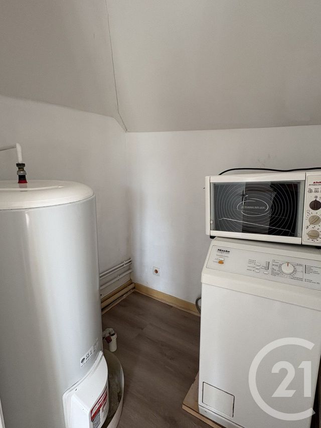Appartement T2 à louer - 2 pièces - 41.77 m2 - ST JEAN SUR MAYENNE - 53 - PAYS-DE-LOIRE - Century 21 Dréano Immobilier