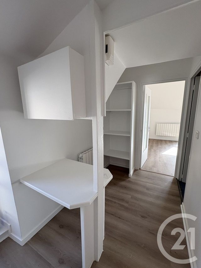 Appartement T2 à louer - 2 pièces - 41.77 m2 - ST JEAN SUR MAYENNE - 53 - PAYS-DE-LOIRE - Century 21 Dréano Immobilier