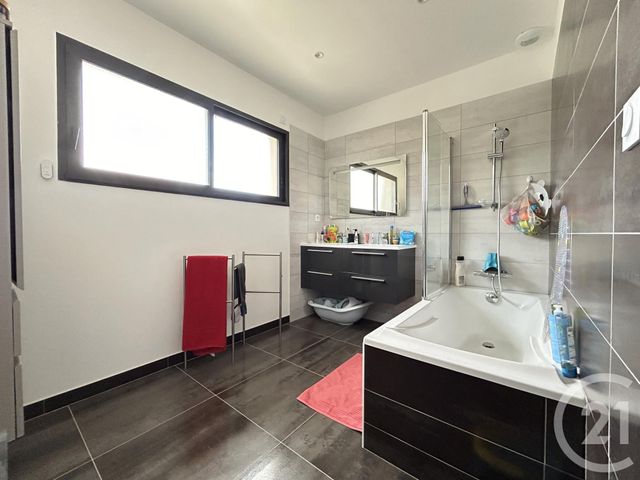 maison à vendre - 6 pièces - 160.0 m2 - LAVAL - 53 - PAYS-DE-LOIRE - Century 21 Dréano Immobilier