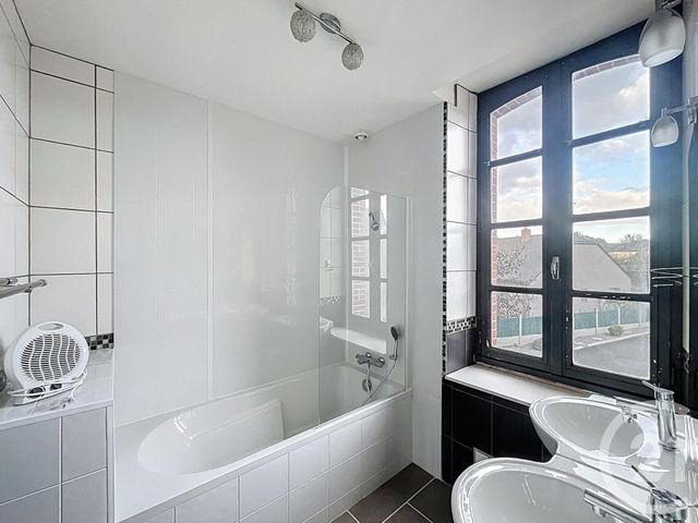 maison à vendre - 8 pièces - 122.0 m2 - ST PIERRE LA COUR - 53 - PAYS-DE-LOIRE - Century 21 Dréano Immobilier