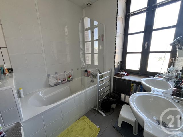 Afficher la photo en grand maison à vendre - 8 pièces - 122.0 m2 - ST PIERRE LA COUR - 53 - PAYS-DE-LOIRE - Century 21 Dréano Immobilier