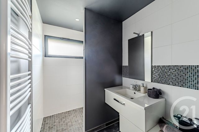 maison à vendre - 7 pièces - 331.88 m2 - LAVAL - 53 - PAYS-DE-LOIRE - Century 21 Dréano Immobilier