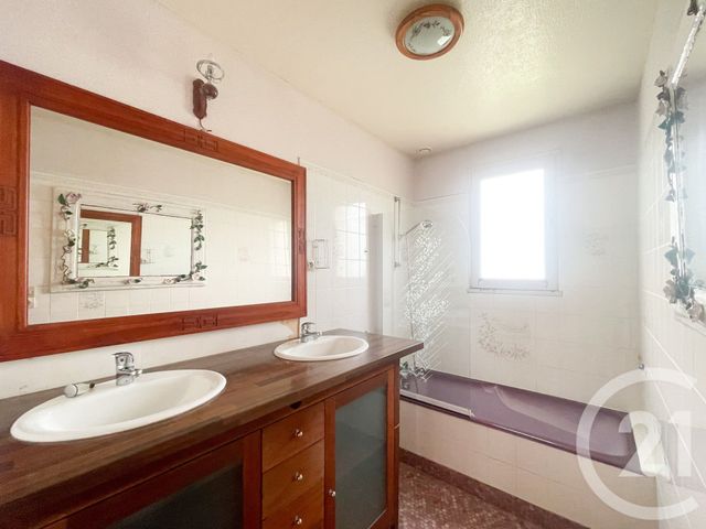 Afficher la photo en grand maison à vendre - 8 pièces - 138.0 m2 - L HUISSERIE - 53 - PAYS-DE-LOIRE - Century 21 Dréano Immobilier