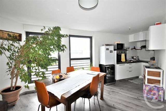 Appartement T3 à louer - 3 pièces - 68.0 m2 - LAVAL - 53 - PAYS-DE-LOIRE - Century 21 Dréano Immobilier