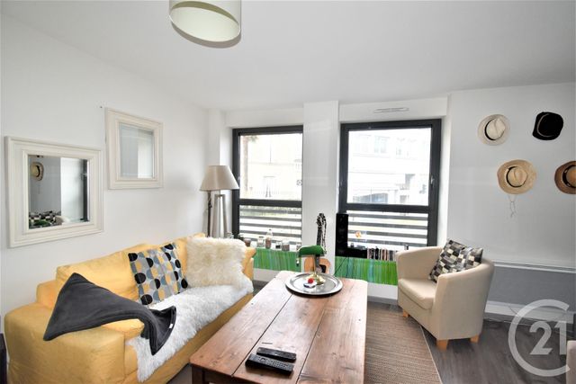 Appartement T3 à louer - 3 pièces - 68.0 m2 - LAVAL - 53 - PAYS-DE-LOIRE - Century 21 Dréano Immobilier