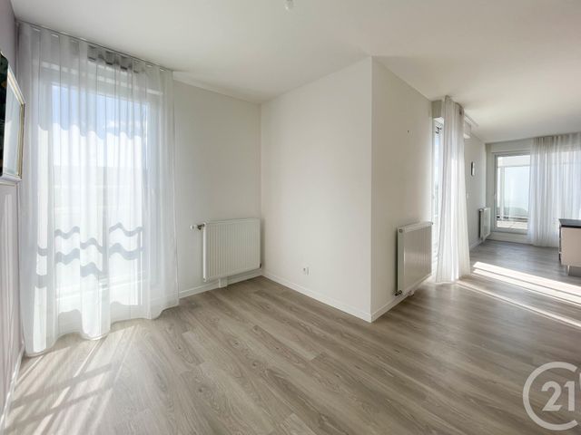Appartement T3 à vendre - 4 pièces - 76.0 m2 - ST BERTHEVIN - 53 - PAYS-DE-LOIRE - Century 21 Dréano Immobilier