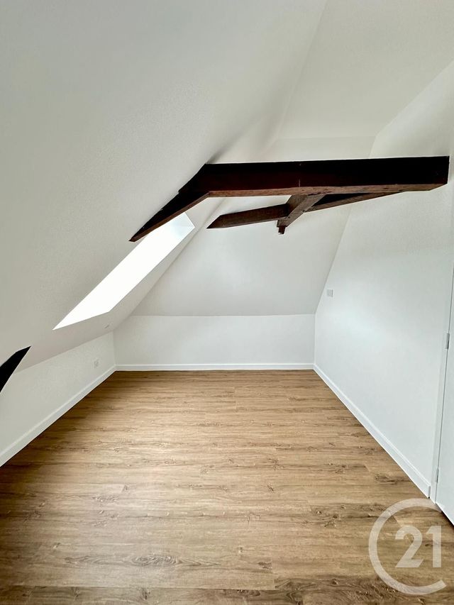 Afficher la photo en grand Appartement T2 à louer - 2 pièces - 25.25 m2 - LAVAL - 53 - PAYS-DE-LOIRE - Century 21 Dréano Immobilier