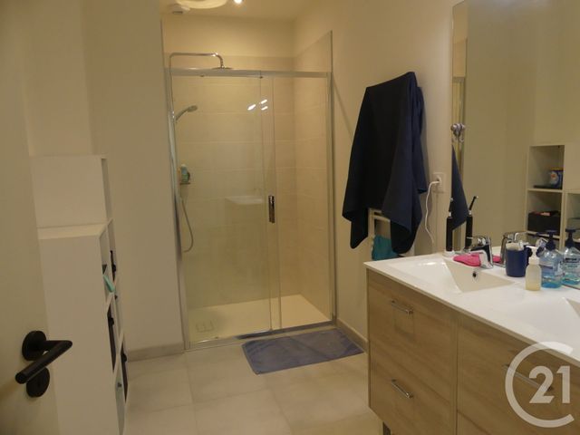 Appartement T3 à louer - 3 pièces - 72.49 m2 - LAVAL - 53 - PAYS-DE-LOIRE - Century 21 Dréano Immobilier