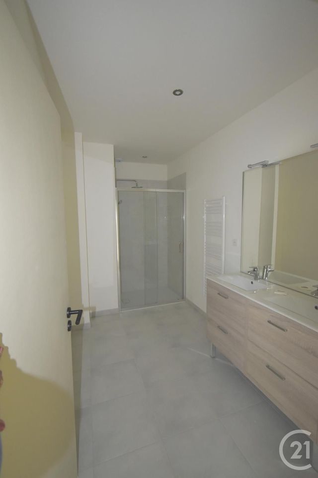 Appartement T3 à louer - 3 pièces - 72.49 m2 - LAVAL - 53 - PAYS-DE-LOIRE - Century 21 Dréano Immobilier