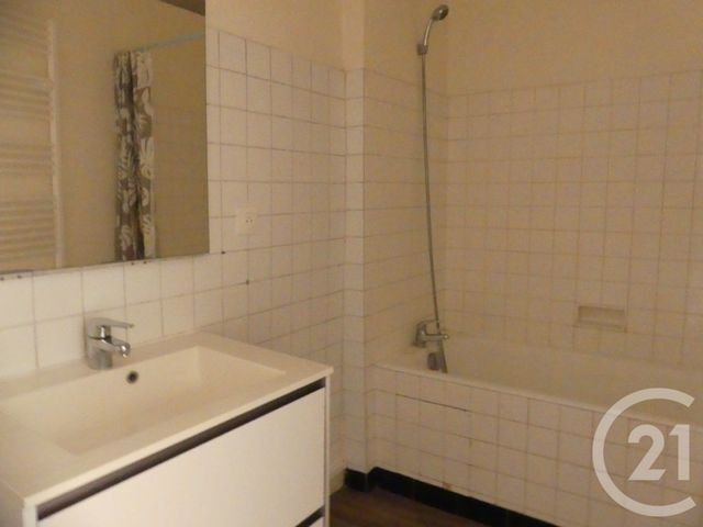 maison à louer - 2 pièces - 66.59 m2 - COSSE LE VIVIEN - 53 - PAYS-DE-LOIRE - Century 21 Dréano Immobilier