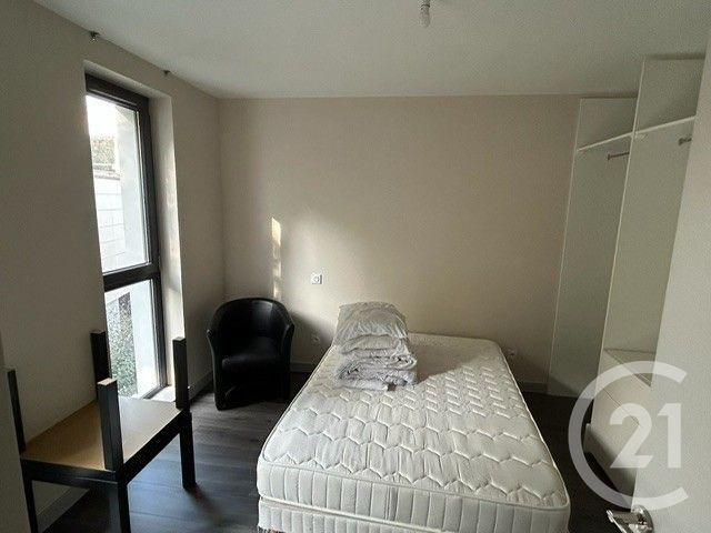 Afficher la photo en grand Appartement F4 à louer - 4 pièces - 83.4 m2 - LAVAL - 53 - PAYS-DE-LOIRE - Century 21 Dréano Immobilier