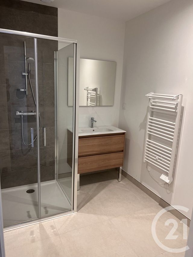Afficher la photo en grand Appartement T4 à louer - 4 pièces - 94.74 m2 - LAVAL - 53 - PAYS-DE-LOIRE - Century 21 Dréano Immobilier