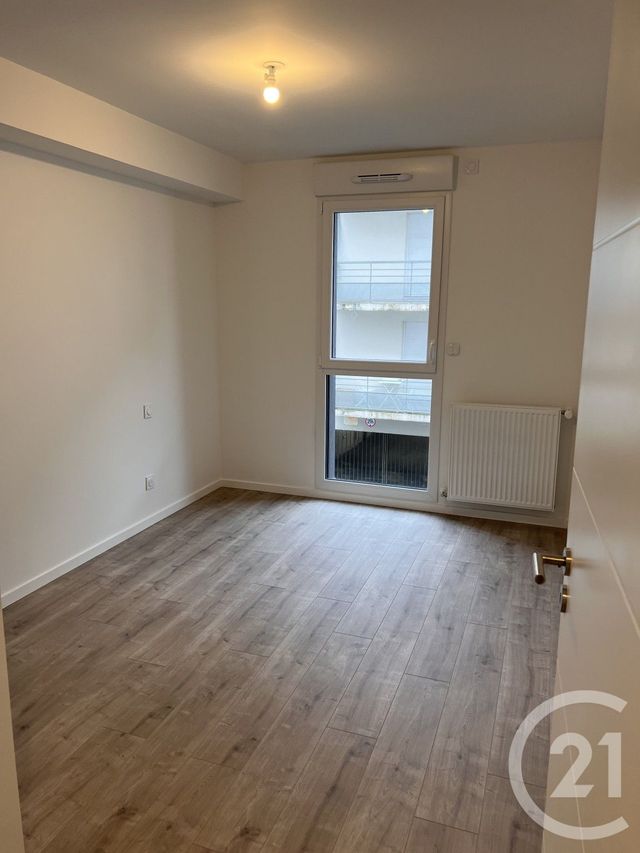 Afficher la photo en grand Appartement T4 à louer - 4 pièces - 94.74 m2 - LAVAL - 53 - PAYS-DE-LOIRE - Century 21 Dréano Immobilier