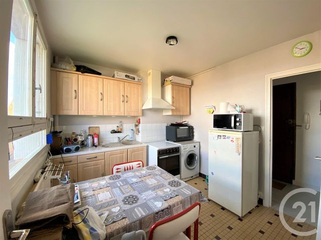 Afficher la photo en grand Appartement T3 à vendre - 3 pièces - 63.49 m2 - ST BERTHEVIN - 53 - PAYS-DE-LOIRE - Century 21 Dréano Immobilier