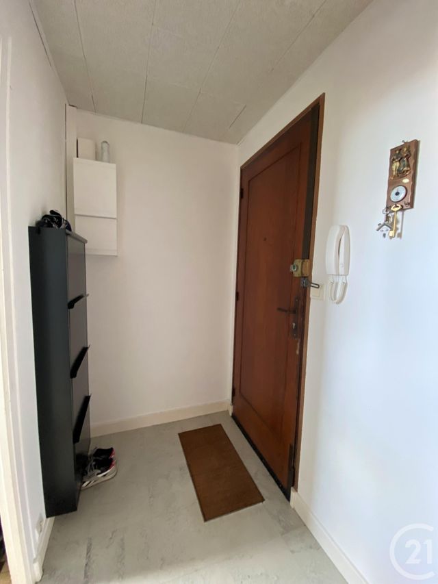 Afficher la photo en grand Appartement T3 à vendre - 3 pièces - 63.49 m2 - ST BERTHEVIN - 53 - PAYS-DE-LOIRE - Century 21 Dréano Immobilier