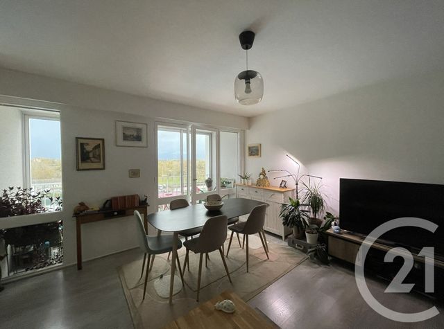 Appartement T4 à vendre - 4 pièces - 78.31 m2 - LAVAL - 53 - PAYS-DE-LOIRE - Century 21 Dréano Immobilier