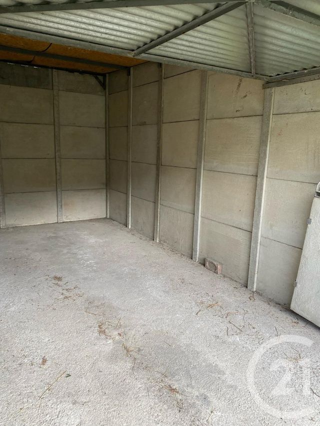 parking à louer - 15.0 m2 - LAVAL - 53 - PAYS-DE-LOIRE - Century 21 Dréano Immobilier