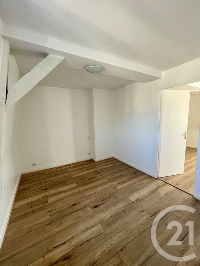 Appartement F2 à louer - 2 pièces - 37.7 m2 - ST BERTHEVIN - 53 - PAYS-DE-LOIRE - Century 21 Dréano Immobilier