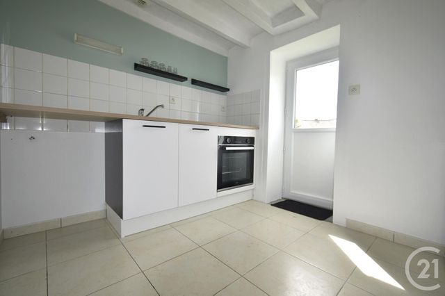 maison à louer - 3 pièces - 44.0 m2 - QUELAINES ST GAULT - 53 - PAYS-DE-LOIRE - Century 21 Dréano Immobilier