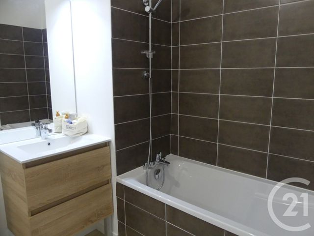 Appartement F3 à louer - 3 pièces - 65.87 m2 - LAVAL - 53 - PAYS-DE-LOIRE - Century 21 Dréano Immobilier