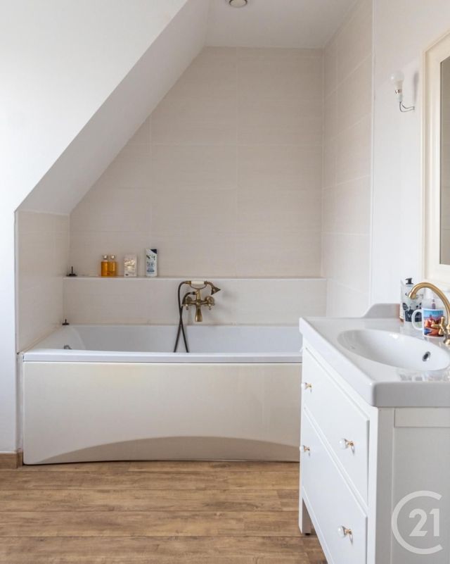 maison à vendre - 7 pièces - 394.0 m2 - L HUISSERIE - 53 - PAYS-DE-LOIRE - Century 21 Dréano Immobilier