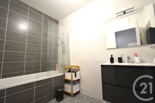 maison à louer - 4 pièces - 87.31 m2 - COSSE LE VIVIEN - 53 - PAYS-DE-LOIRE - Century 21 Dréano Immobilier