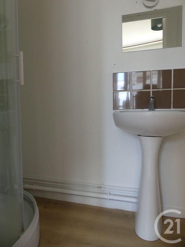 Appartement F2 à louer - 2 pièces - 30.06 m2 - LAVAL - 53 - PAYS-DE-LOIRE - Century 21 Dréano Immobilier