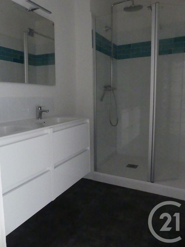 Appartement T4 à louer - 4 pièces - 104.61 m2 - LAVAL - 53 - PAYS-DE-LOIRE - Century 21 Dréano Immobilier