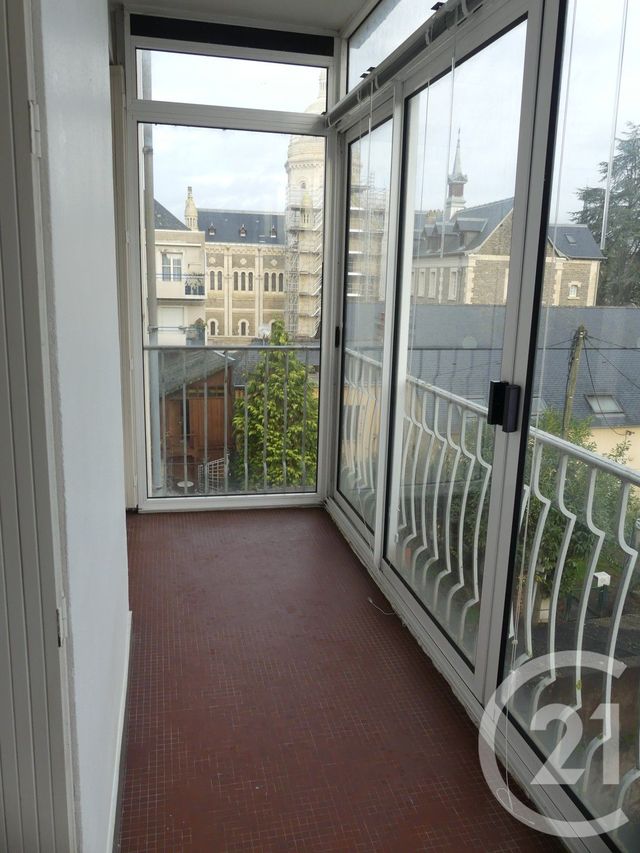 Appartement T4 à louer - 4 pièces - 104.61 m2 - LAVAL - 53 - PAYS-DE-LOIRE - Century 21 Dréano Immobilier