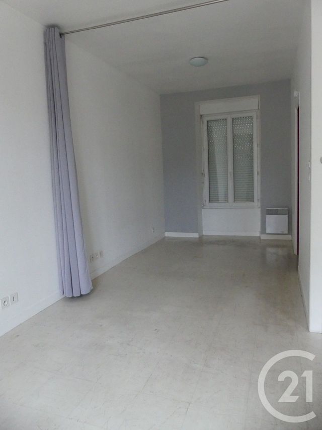 Appartement Studio à louer - 2 pièces - 28.07 m2 - LAVAL - 53 - PAYS-DE-LOIRE - Century 21 Dréano Immobilier