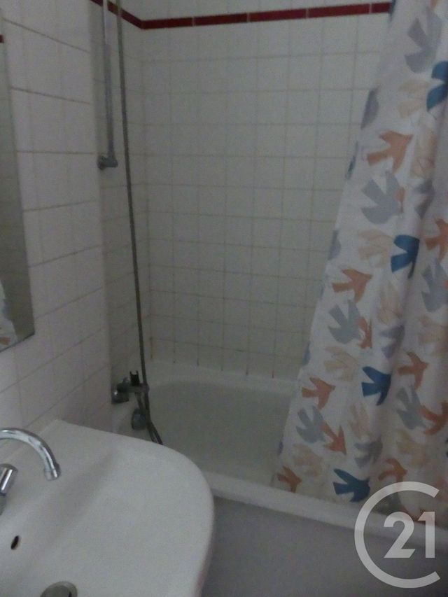 Appartement Studio à louer - 2 pièces - 28.07 m2 - LAVAL - 53 - PAYS-DE-LOIRE - Century 21 Dréano Immobilier