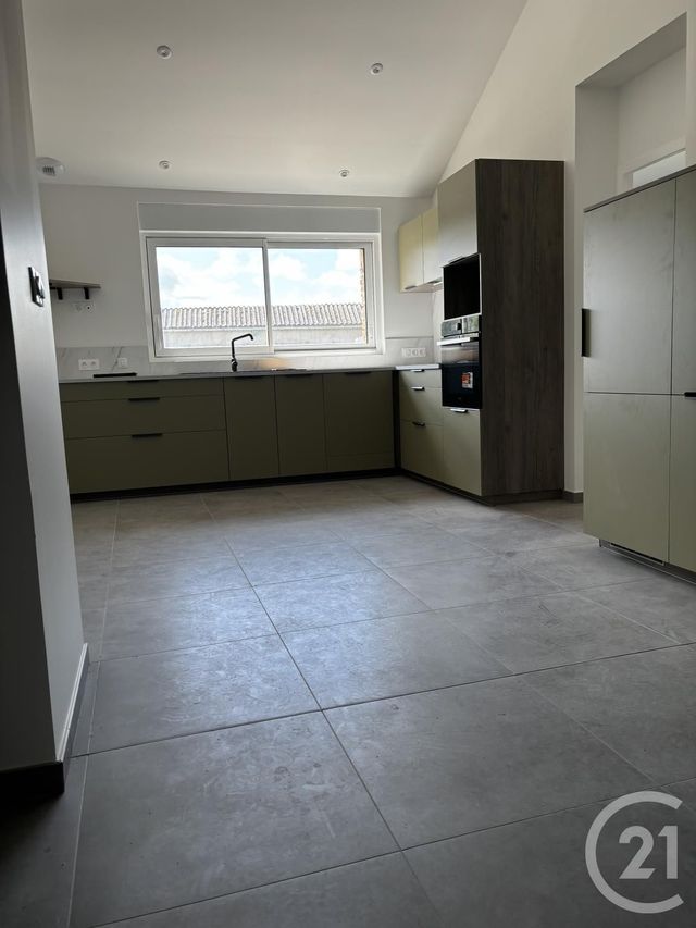 maison à louer - 6 pièces - 129.81 m2 - MAISONCELLES DU MAINE - 53 - PAYS-DE-LOIRE - Century 21 Dréano Immobilier