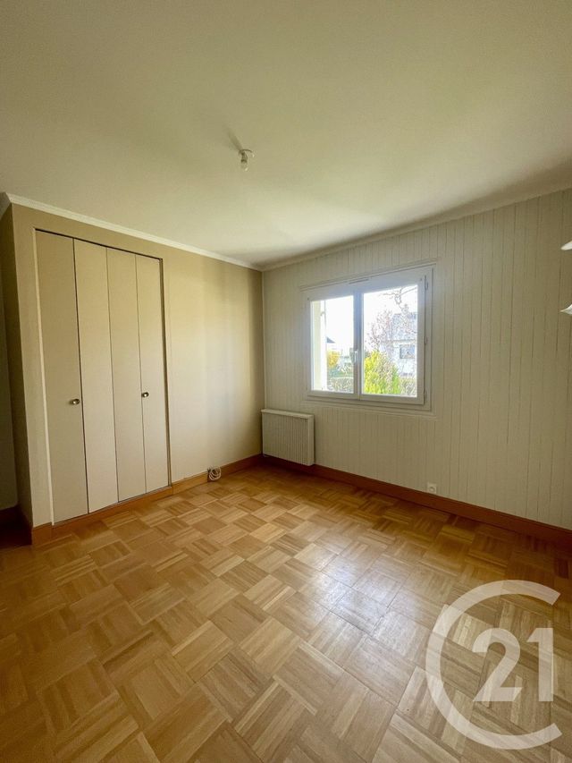 maison à louer - 4 pièces - 110.0 m2 - ST BERTHEVIN - 53 - PAYS-DE-LOIRE - Century 21 Dréano Immobilier