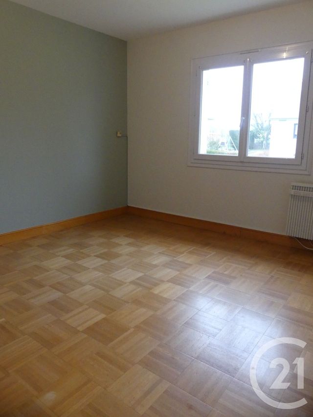 maison à louer - 4 pièces - 110.0 m2 - ST BERTHEVIN - 53 - PAYS-DE-LOIRE - Century 21 Dréano Immobilier