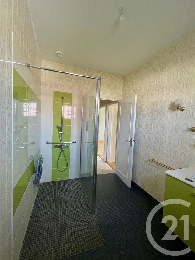 maison à louer - 4 pièces - 110.0 m2 - ST BERTHEVIN - 53 - PAYS-DE-LOIRE - Century 21 Dréano Immobilier