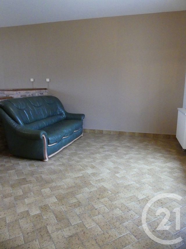 maison à louer - 4 pièces - 110.0 m2 - ST BERTHEVIN - 53 - PAYS-DE-LOIRE - Century 21 Dréano Immobilier