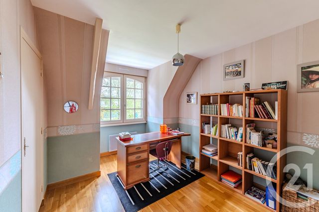 maison à vendre - 12 pièces - 238.0 m2 - ST BERTHEVIN - 53 - PAYS-DE-LOIRE - Century 21 Dréano Immobilier