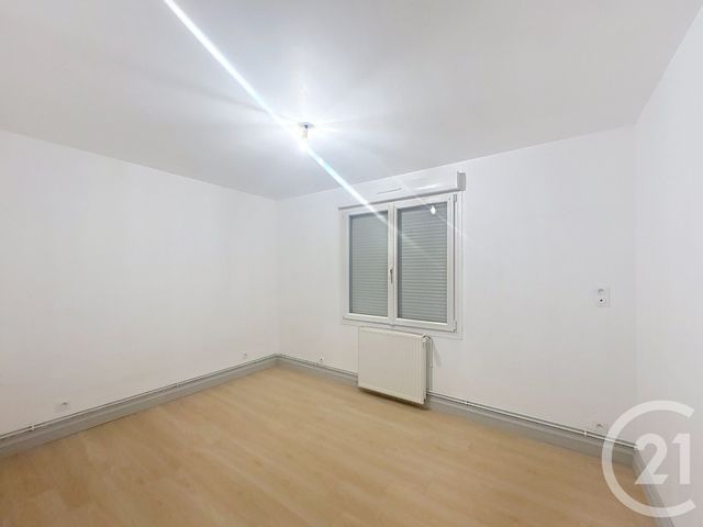 maison à louer - 6 pièces - 121.4 m2 - TORCE VIVIERS EN CHARNIE - 53 - PAYS-DE-LOIRE - Century 21 Dréano Immobilier