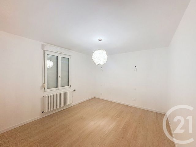 maison à louer - 6 pièces - 121.4 m2 - TORCE VIVIERS EN CHARNIE - 53 - PAYS-DE-LOIRE - Century 21 Dréano Immobilier