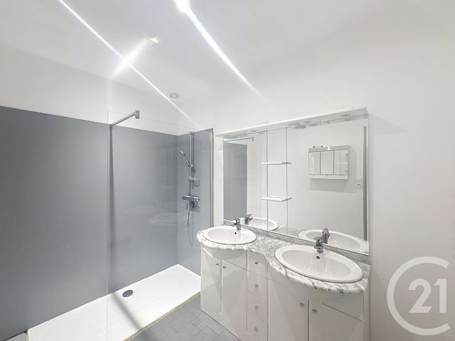 maison à louer - 6 pièces - 121.4 m2 - TORCE VIVIERS EN CHARNIE - 53 - PAYS-DE-LOIRE - Century 21 Dréano Immobilier