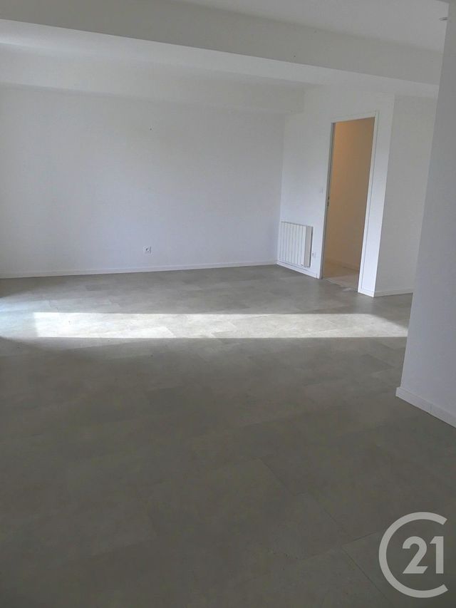 maison à louer - 4 pièces - 114.63 m2 - COSMES - 53 - PAYS-DE-LOIRE - Century 21 Dréano Immobilier