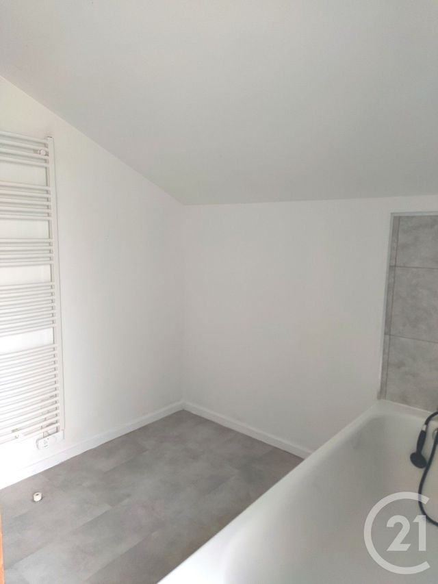 maison à louer - 4 pièces - 114.63 m2 - COSMES - 53 - PAYS-DE-LOIRE - Century 21 Dréano Immobilier