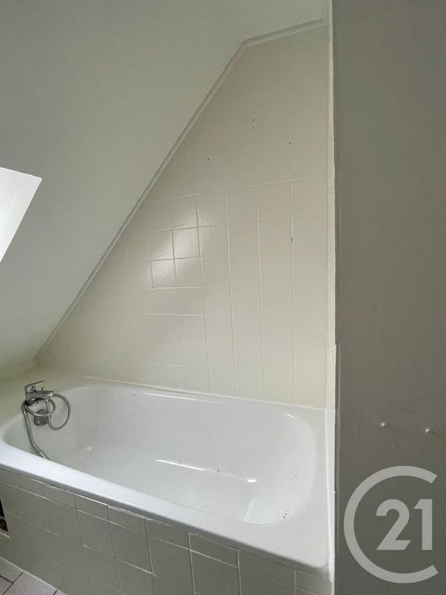 maison à louer - 4 pièces - 54.89 m2 - MESLAY DU MAINE - 53 - PAYS-DE-LOIRE - Century 21 Dréano Immobilier