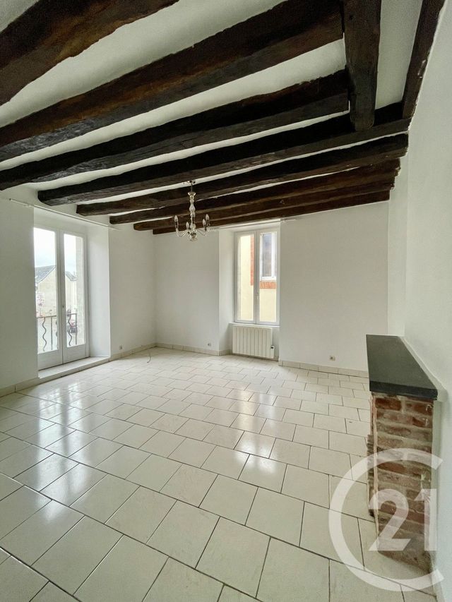 Maison à louer MESLAY DU MAINE