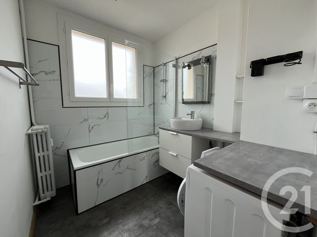 Appartement T3 à louer - 3 pièces - 63.65 m2 - LAVAL - 53 - PAYS-DE-LOIRE - Century 21 Dréano Immobilier